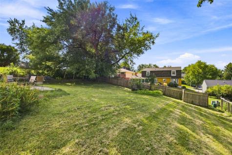 6921 Larkwood Drive NE Cedar Rapids IA 52402