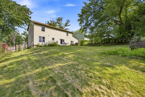 6921 Larkwood Drive NE Cedar Rapids IA 52402