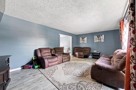6921 Larkwood Drive NE Cedar Rapids IA 52402