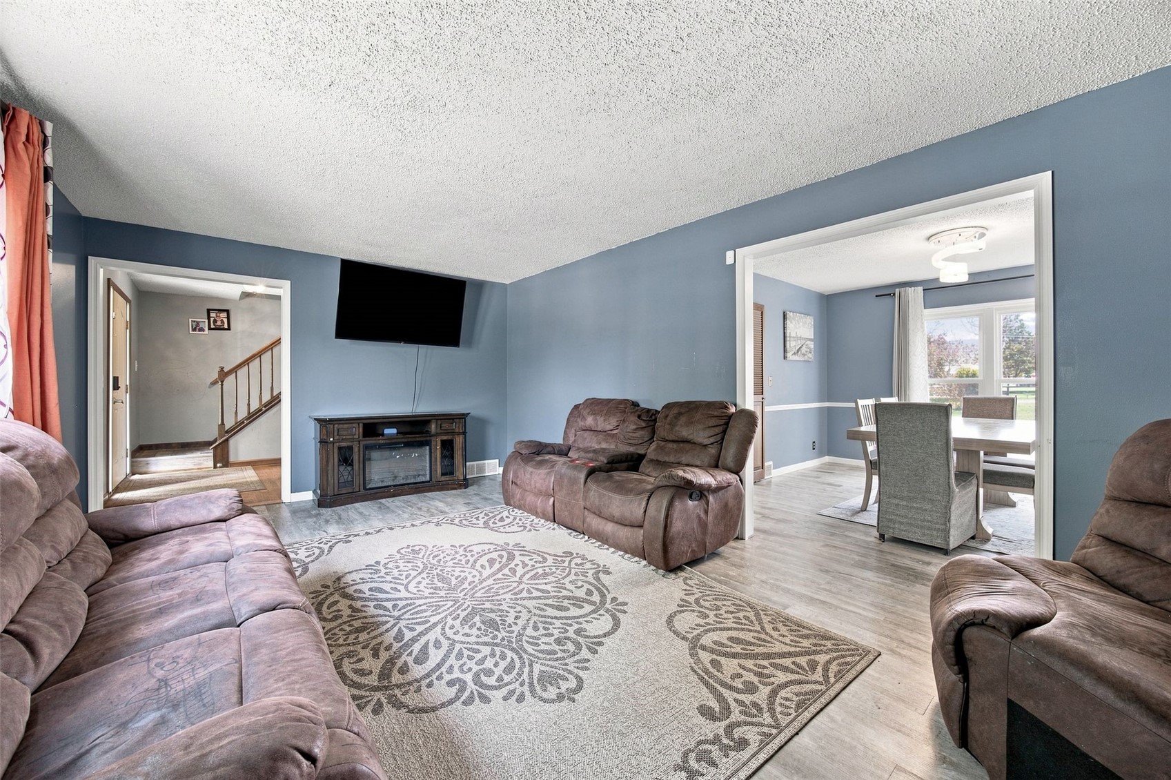 6921 Larkwood Drive NE Cedar Rapids IA 52402