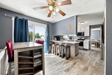 6921 Larkwood Drive NE Cedar Rapids IA 52402