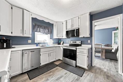 6921 Larkwood Drive NE Cedar Rapids IA 52402
