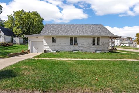 207 E 2nd Street Anamosa IA 52205