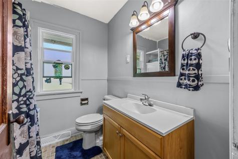 207 E 2nd Street Anamosa IA 52205