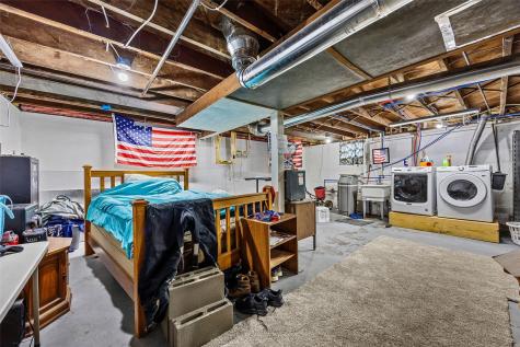 207 E 2nd Street Anamosa IA 52205