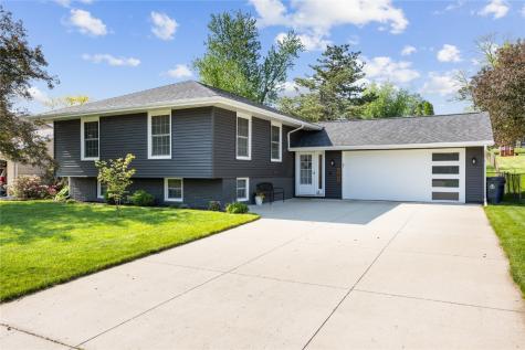 247 Norman Drive NE Cedar Rapids IA 52402