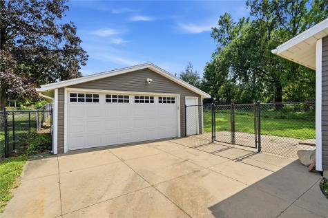 2525 Mcgowan Boulevard Marion IA 52302