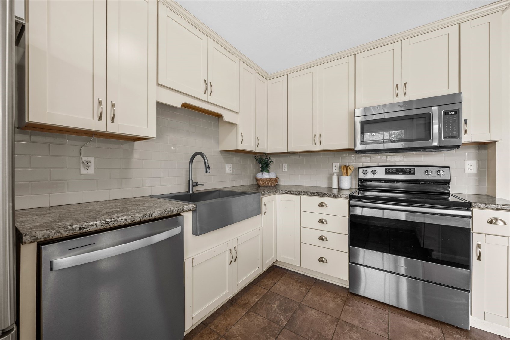 1433 Pawnee Drive NW Cedar Rapids IA 52405