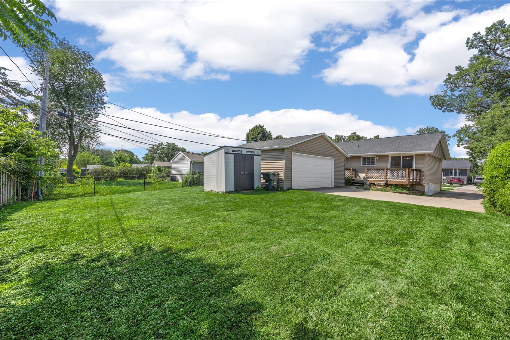 1433 Pawnee Drive NW Cedar Rapids IA 52405