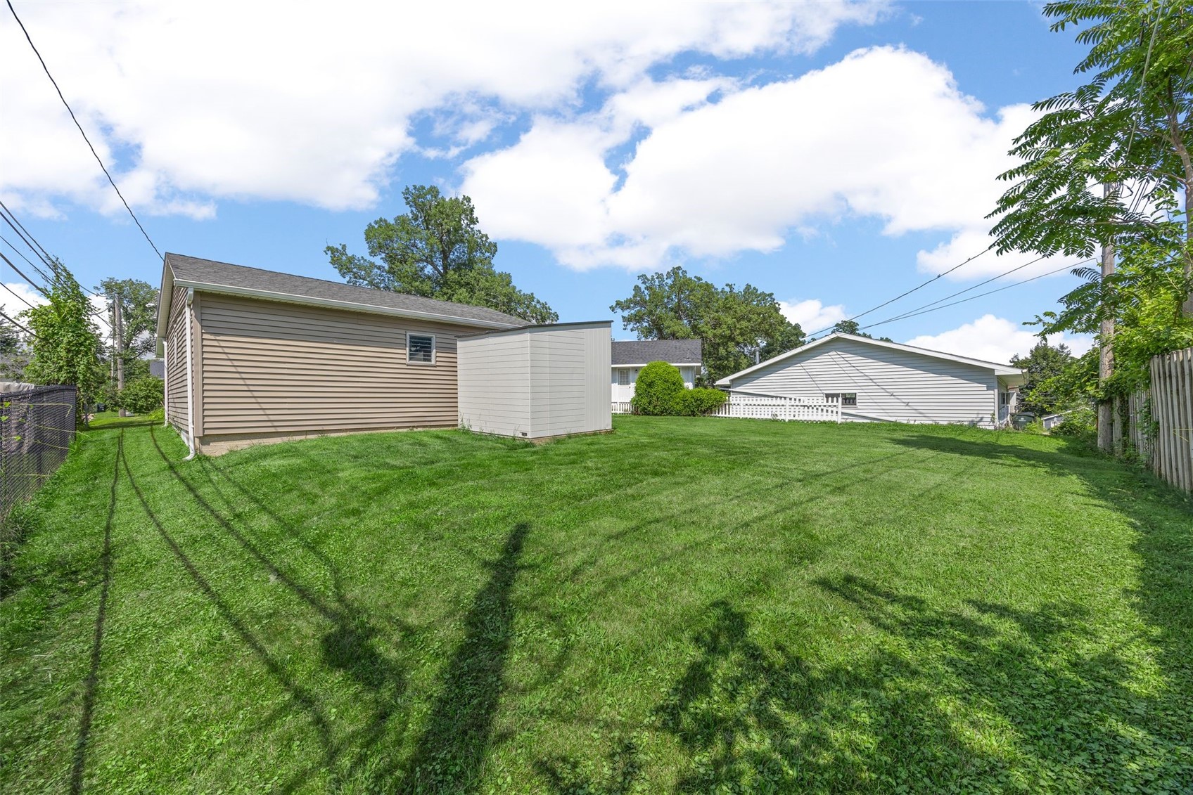 1433 Pawnee Drive NW Cedar Rapids IA 52405