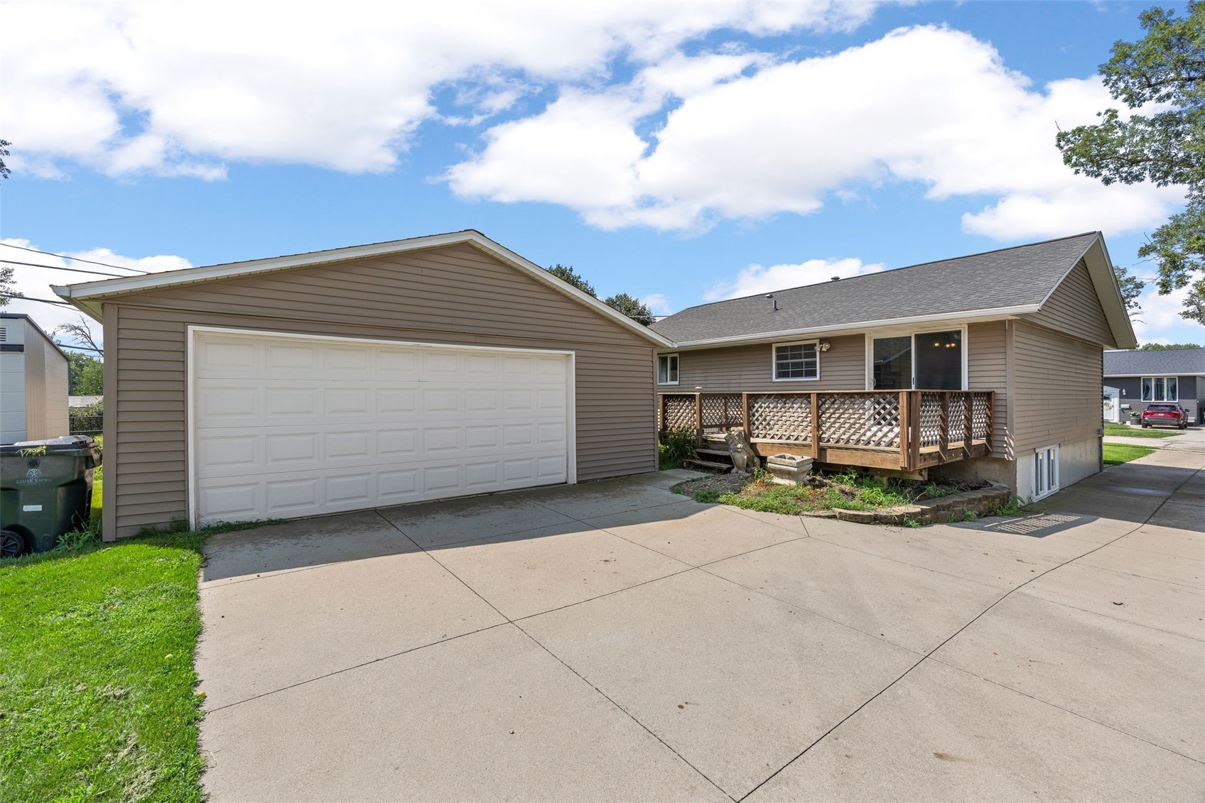 1433 Pawnee Drive NW Cedar Rapids IA 52405