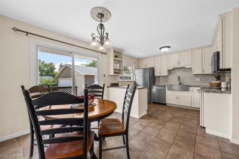 1433 Pawnee Drive NW Cedar Rapids IA 52405