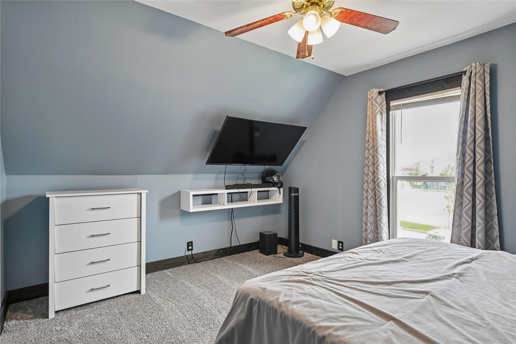 523 6th Avenue SW Cedar Rapids IA 52404