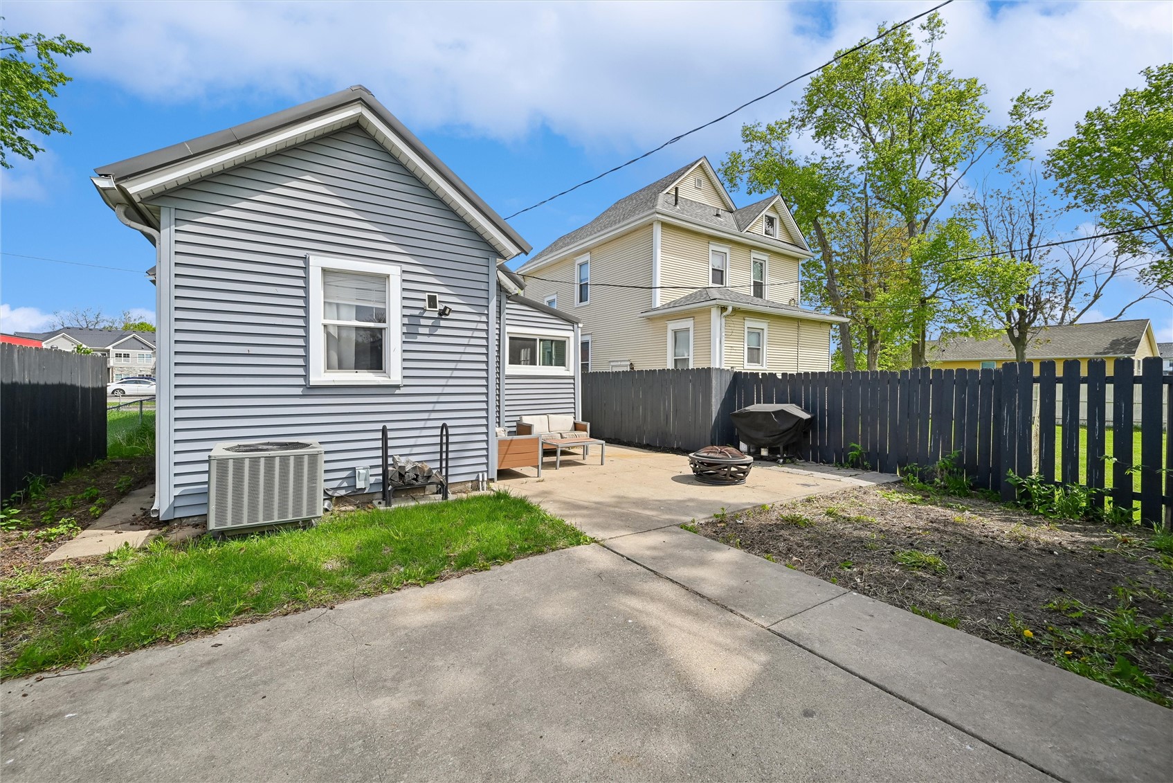 523 6th Avenue SW Cedar Rapids IA 52404