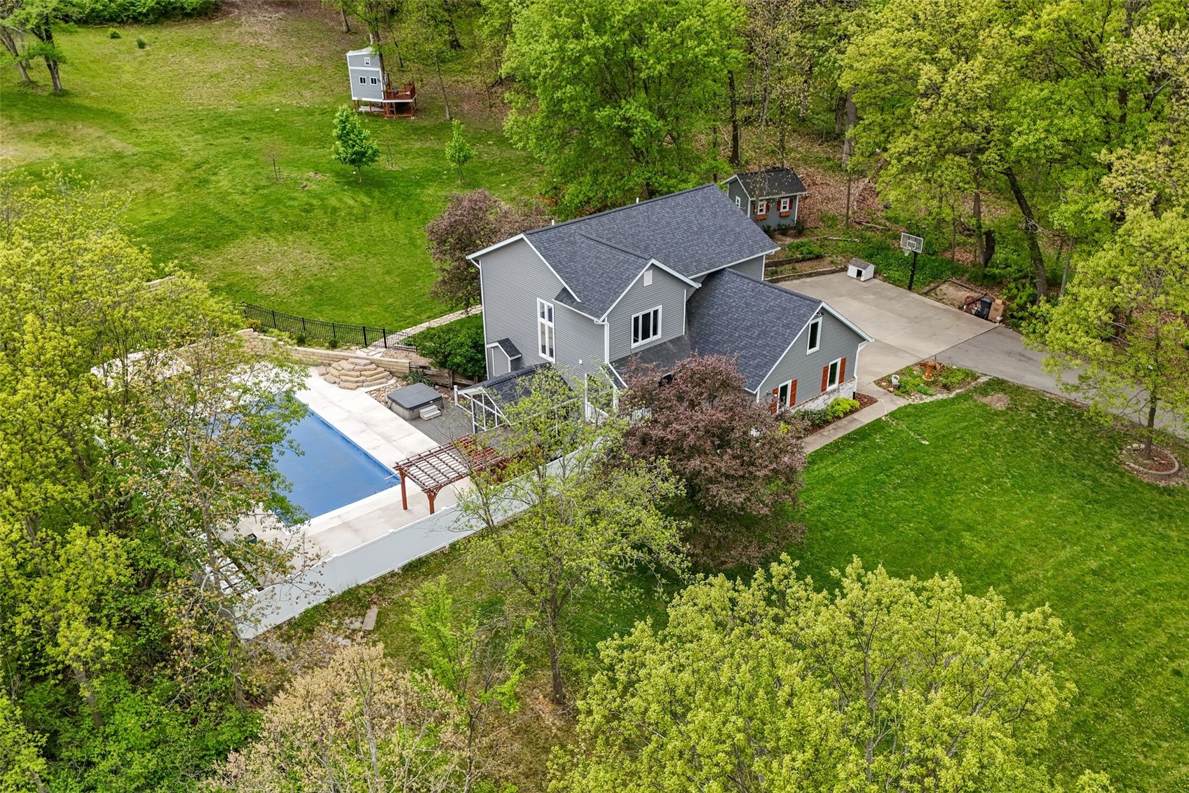 1432 Hickory Hollow Road NE Solon IA 52333