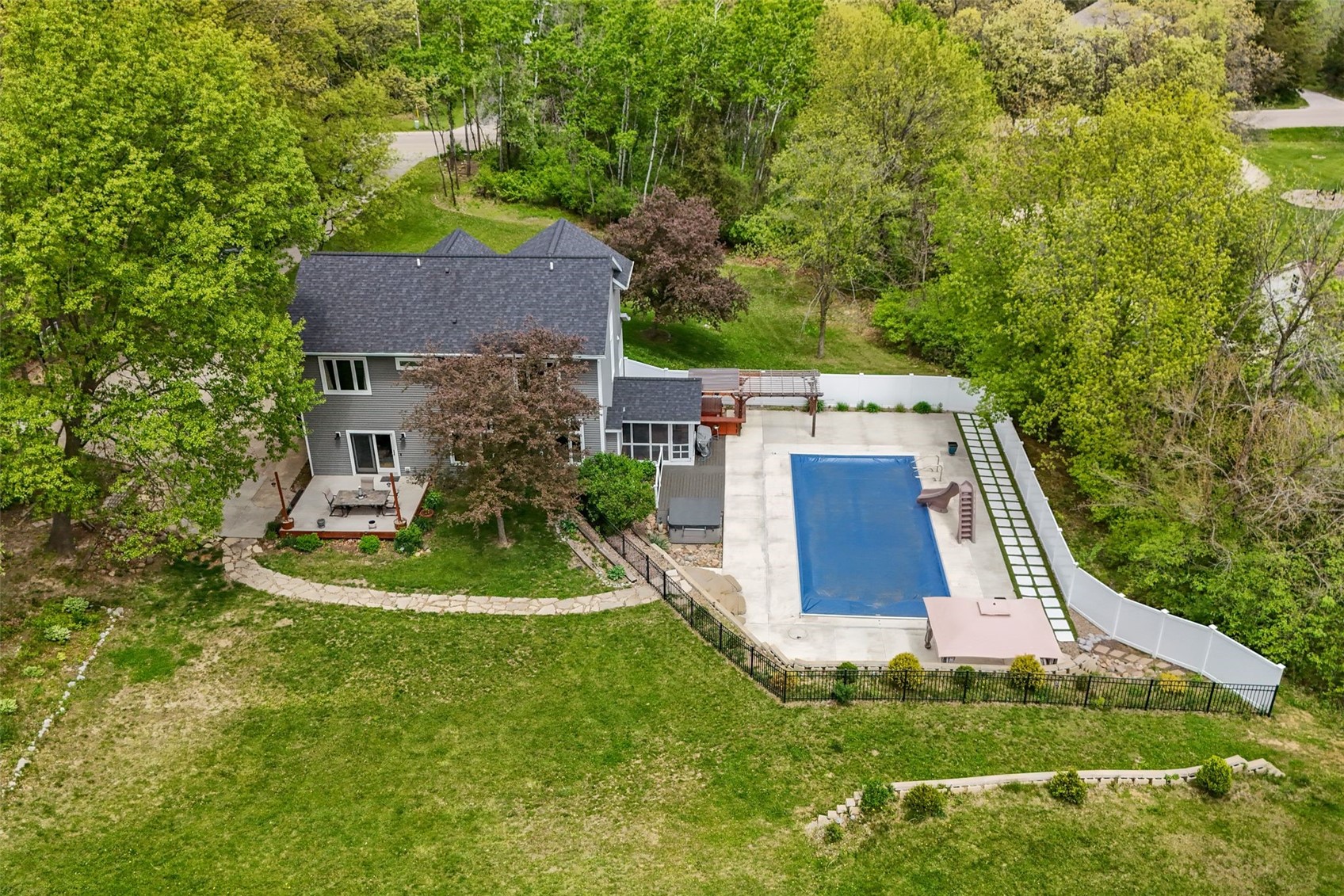 1432 Hickory Hollow Road NE Solon IA 52333