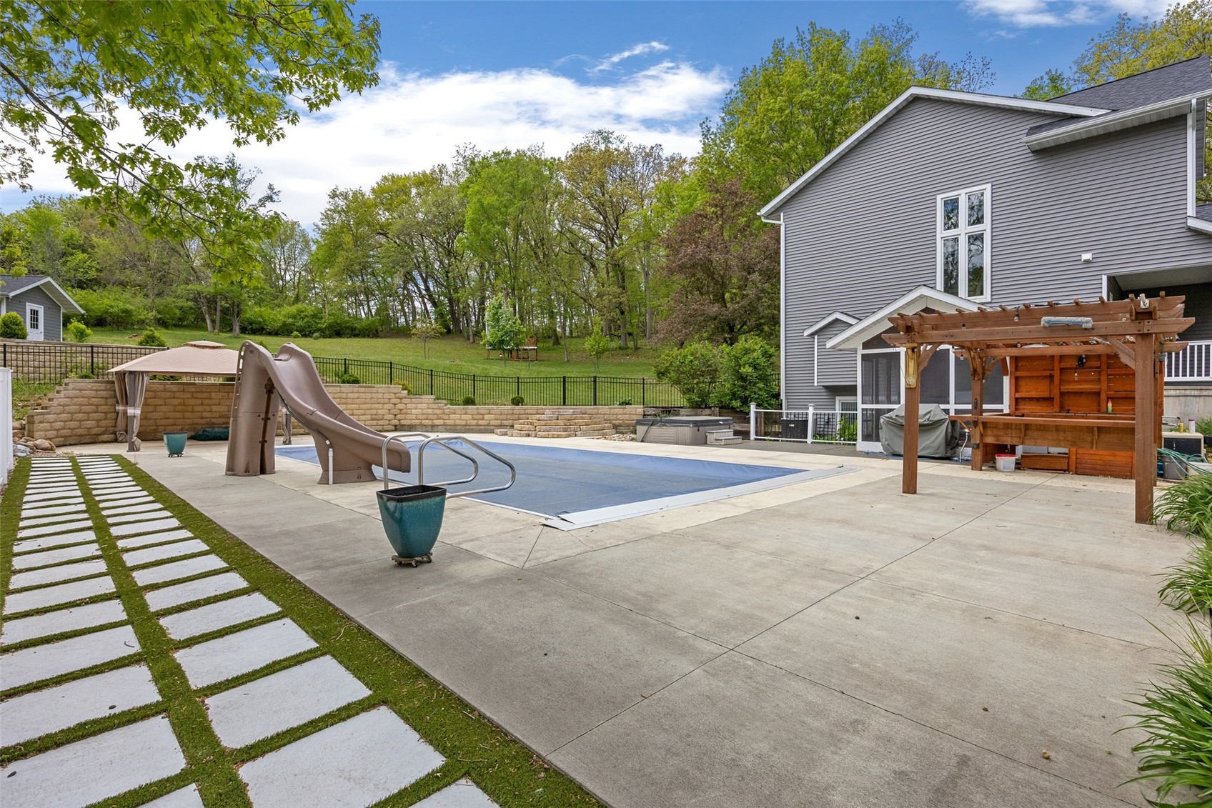 1432 Hickory Hollow Road NE Solon IA 52333