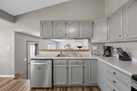 111 Stoney Creek Road NW Cedar Rapids IA 52405