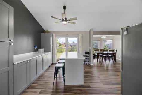 111 Stoney Creek Road NW Cedar Rapids IA 52405