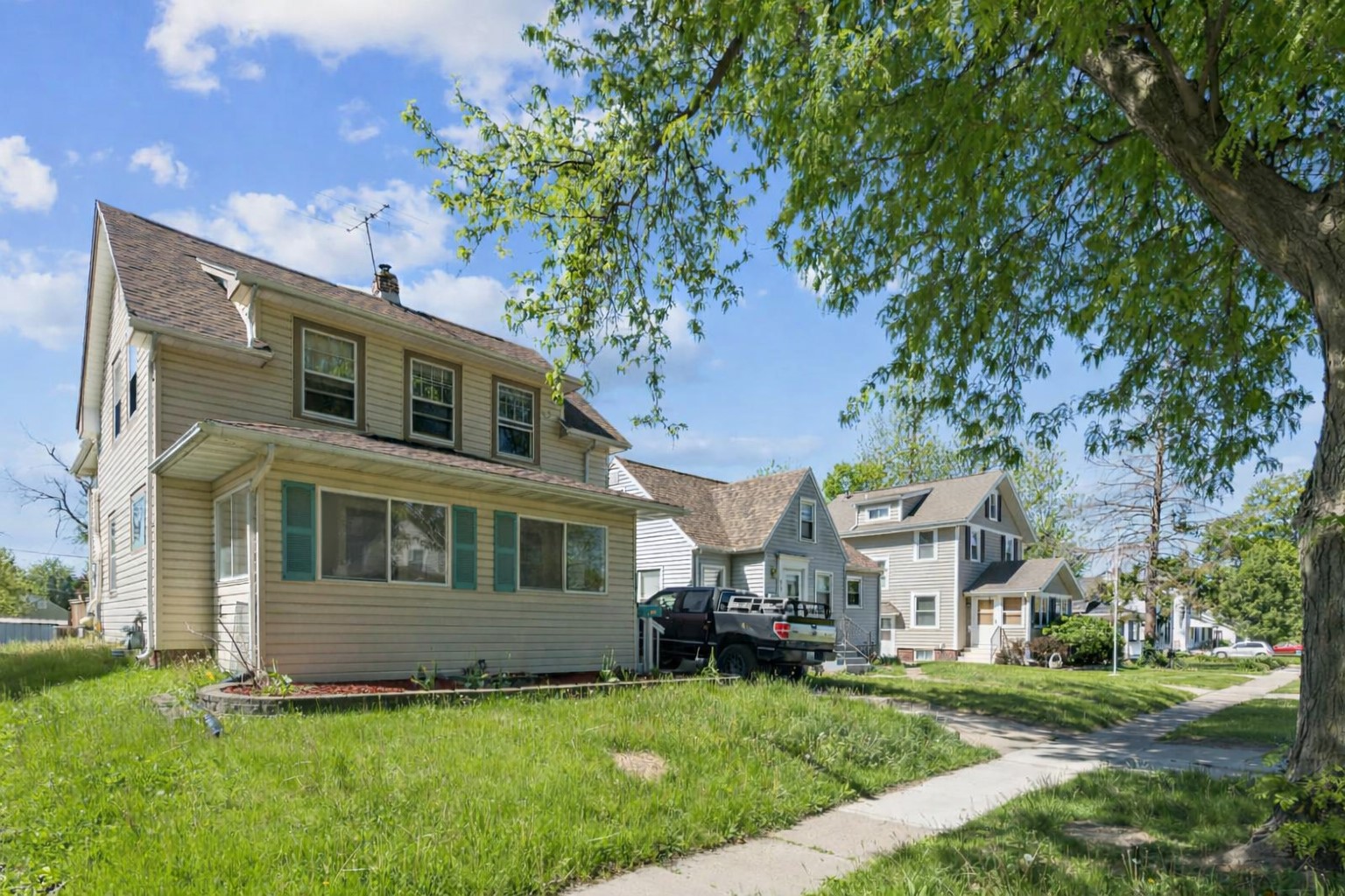 615 34th Street NE Cedar Rapids IA 52402