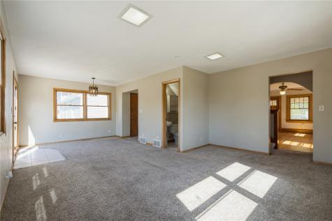 615 34th Street NE Cedar Rapids IA 52402