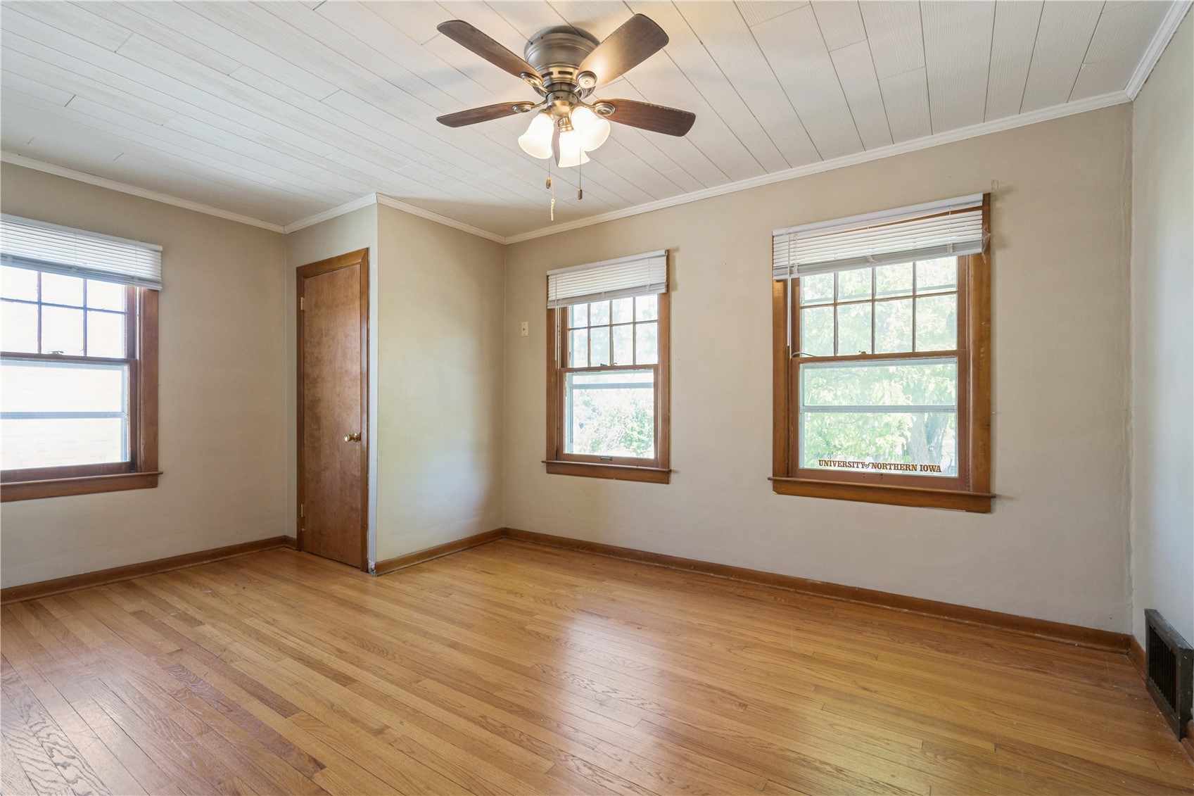 615 34th Street NE Cedar Rapids IA 52402
