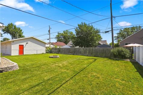 1619 9th NW Cedar Rapids IA 52405