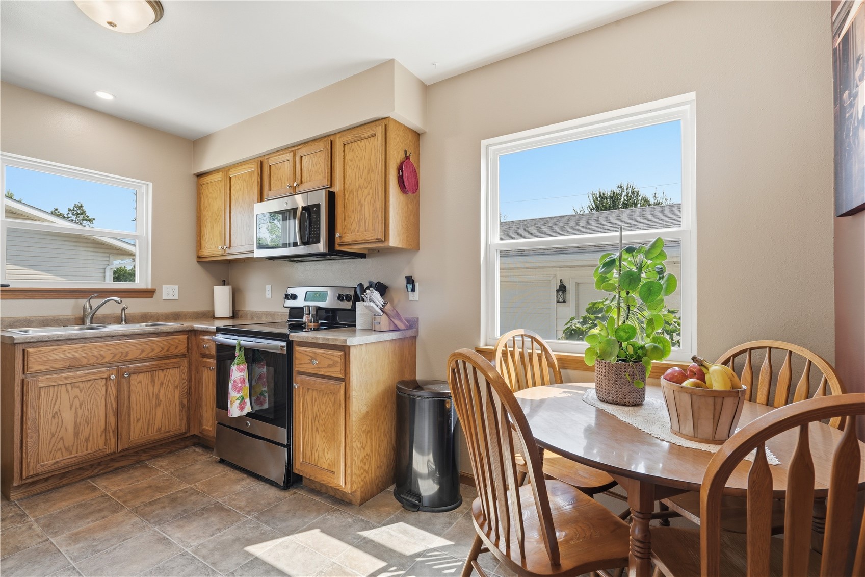 1619 9th NW Cedar Rapids IA 52405