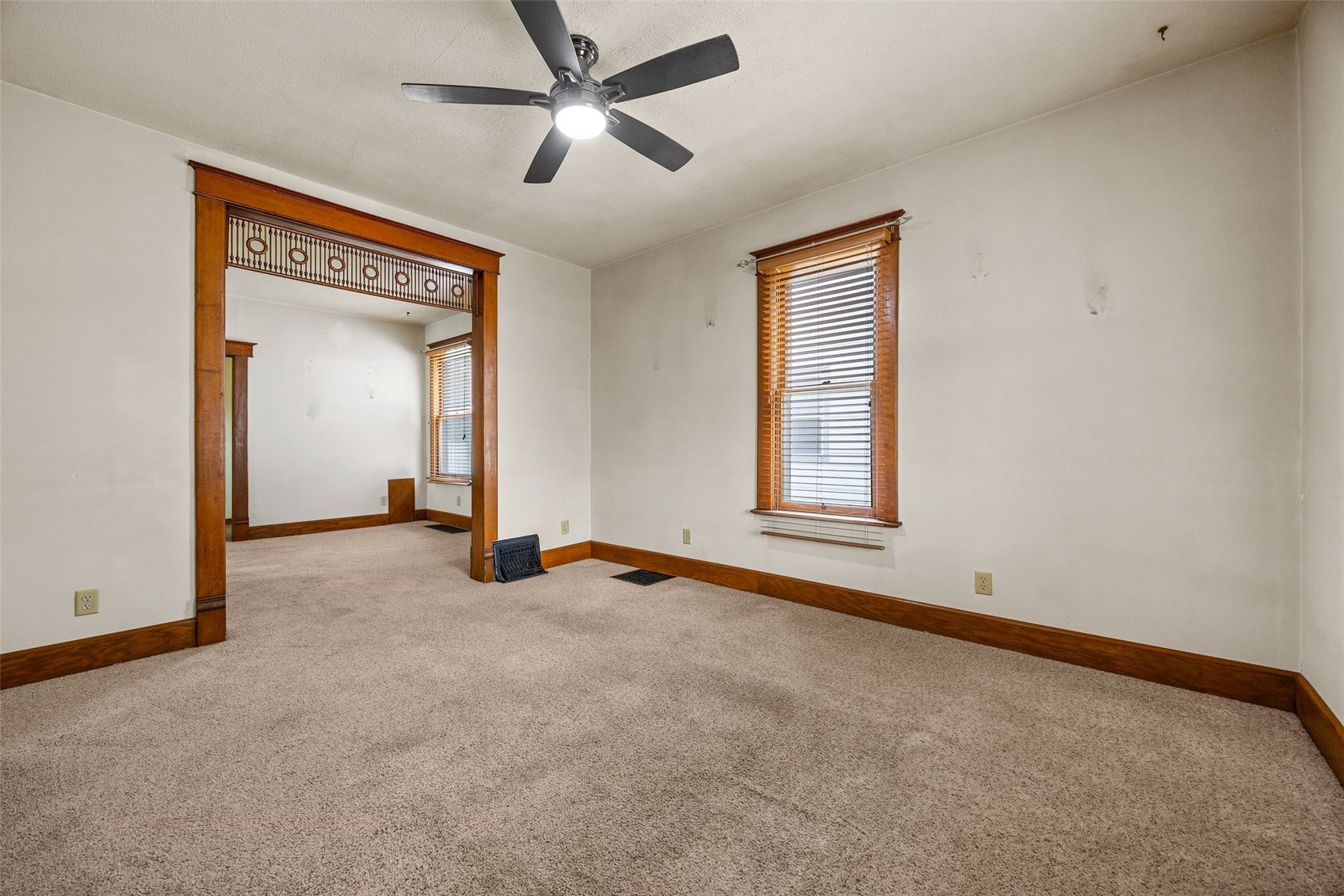 618 4th Avenue SW Cedar Rapids IA 52404