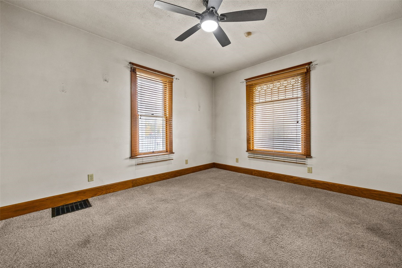 618 4th Avenue SW Cedar Rapids IA 52404