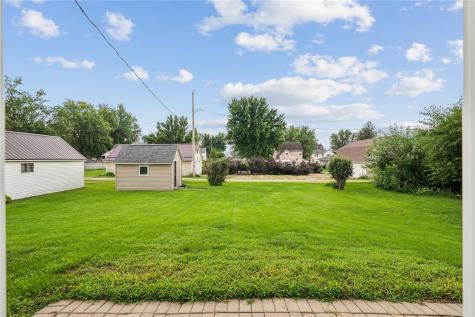 209 E Lincoln Way Wheatland IA 52777