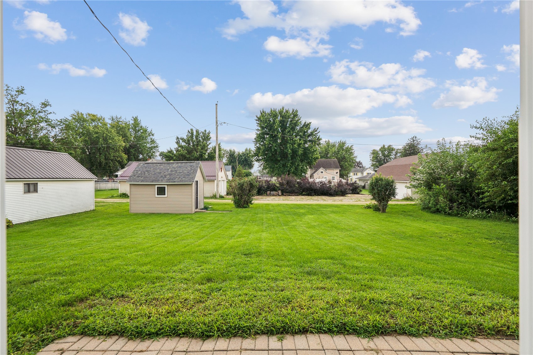209 E Lincoln Way Wheatland IA 52777