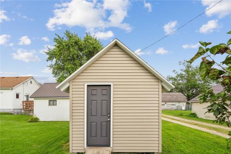 209 E Lincoln Way Wheatland IA 52777