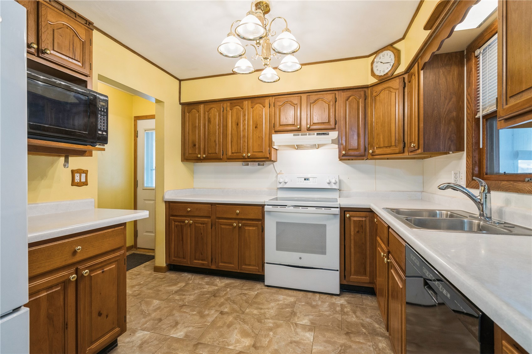 1155 A Avenue NW Marion IA 52302