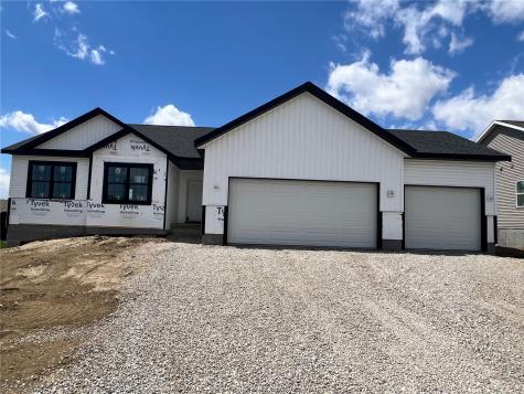 1435 Cardinal Drive Fairfax IA 52228