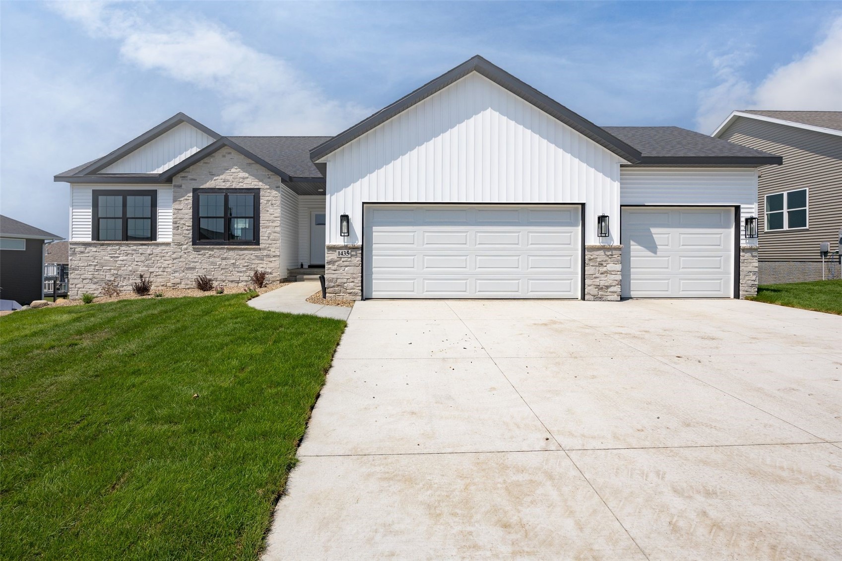 1435 Cardinal Drive Fairfax IA 52228