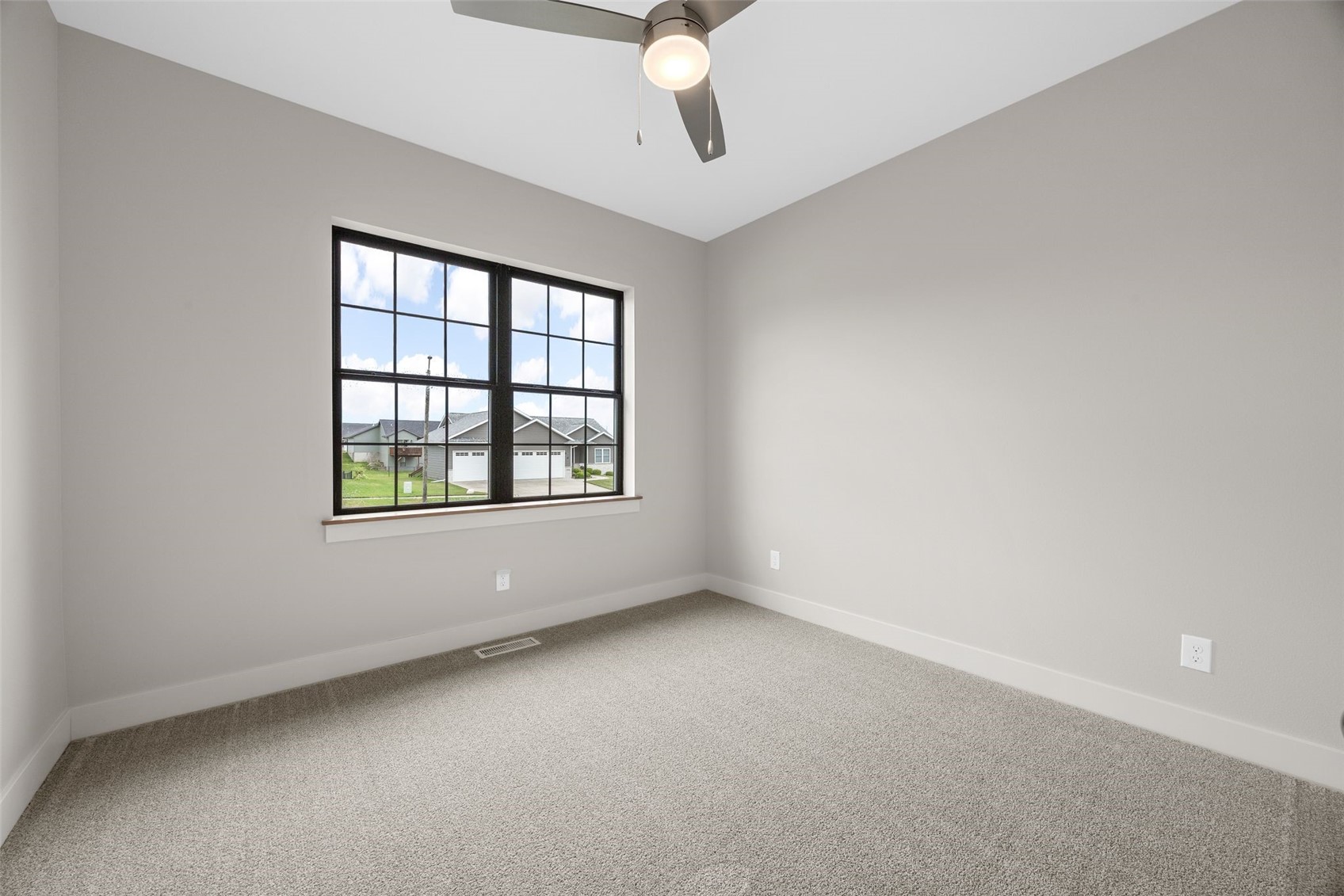 1435 Cardinal Drive Fairfax IA 52228
