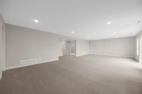 1435 Cardinal Drive Fairfax IA 52228