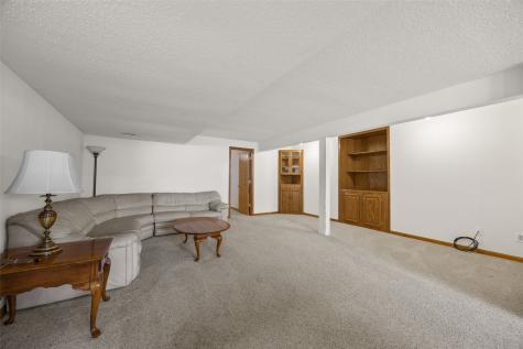 400 Westridge Drive SW Cedar Rapids IA 52404