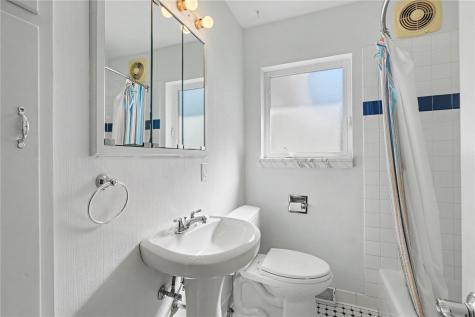 835 37th Street NE Cedar Rapids IA 52402