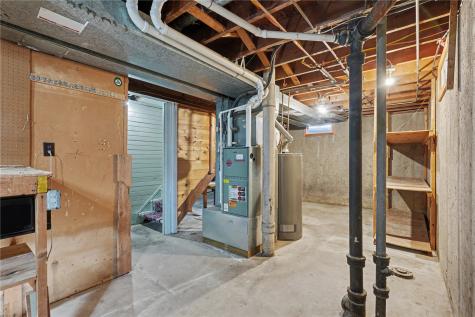 835 37th Street NE Cedar Rapids IA 52402