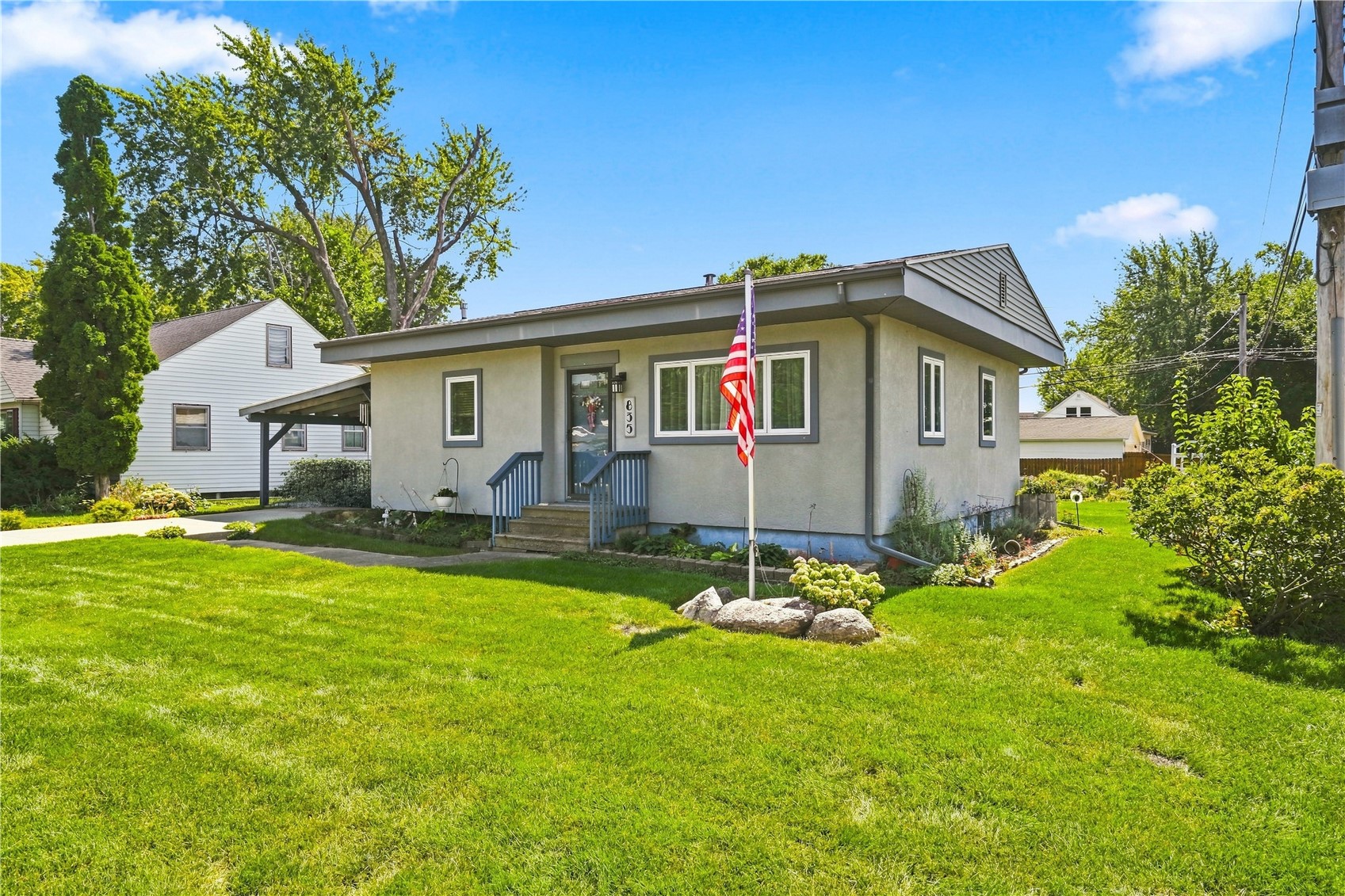 835 37th Street NE Cedar Rapids IA 52402