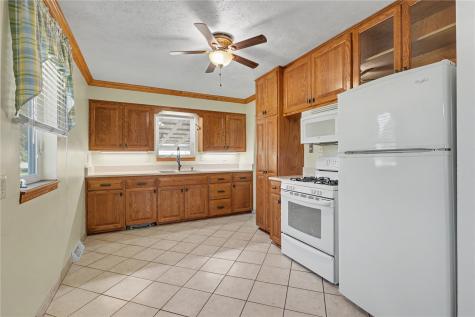 835 37th Street NE Cedar Rapids IA 52402