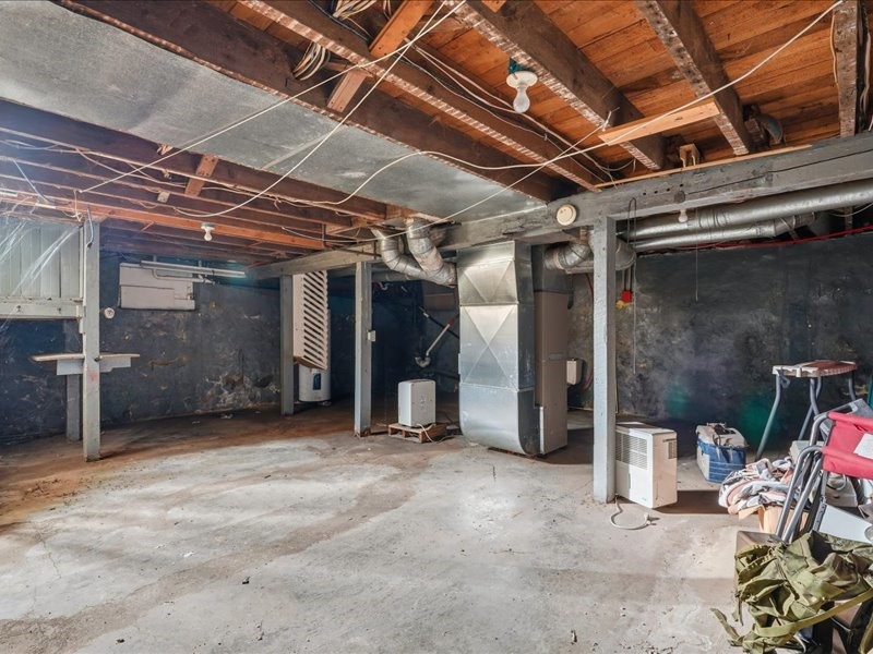 224 Park Avenue Rowley IA 52329