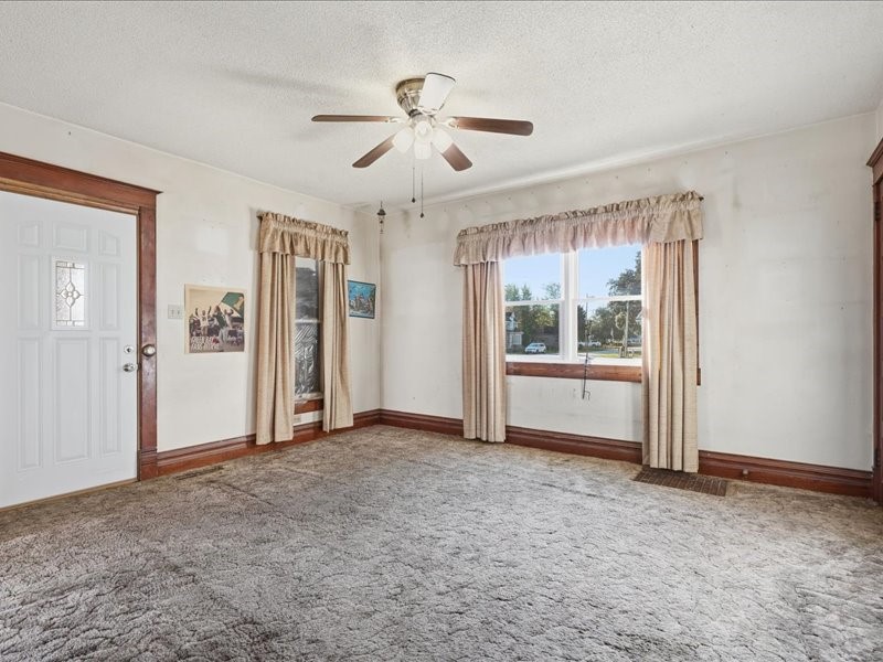 224 Park Avenue Rowley IA 52329