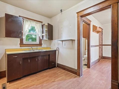 224 Park Avenue Rowley IA 52329