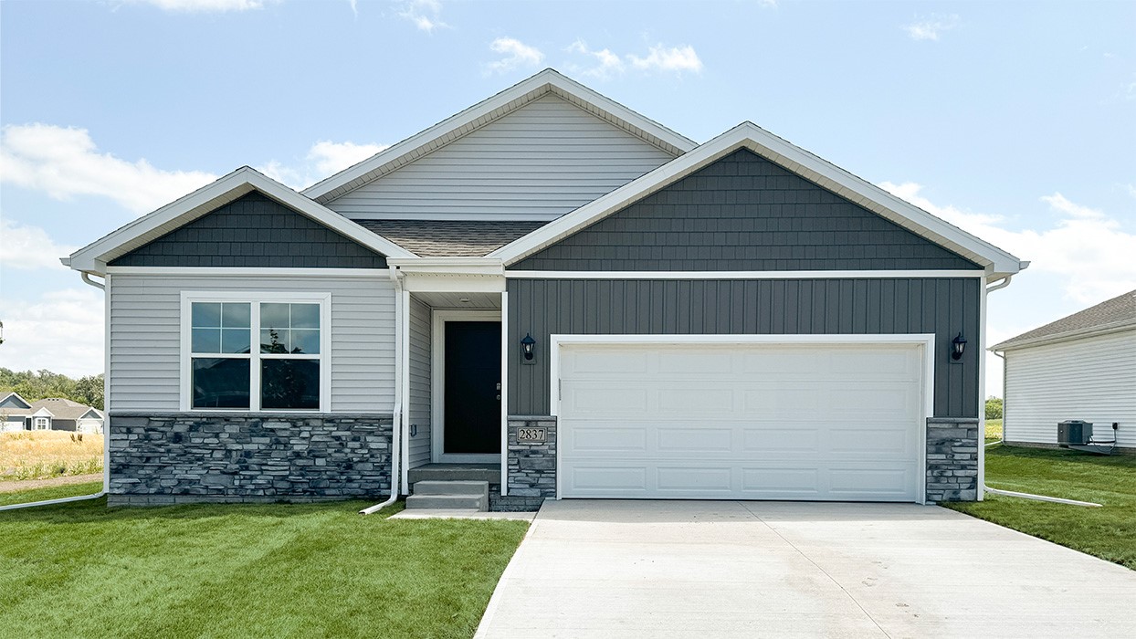 2846 Mary Drive Hiawatha IA 52233