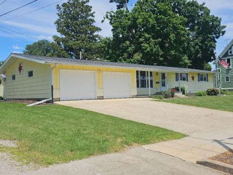 808 18th Street Belle Plaine IA 52208