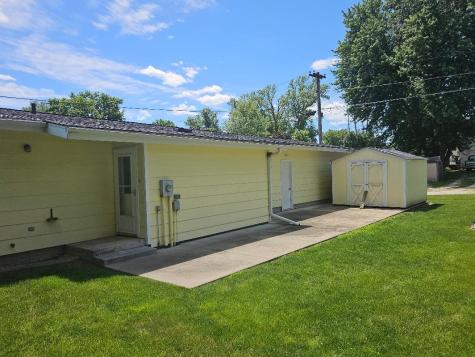 808 18th Street Belle Plaine IA 52208