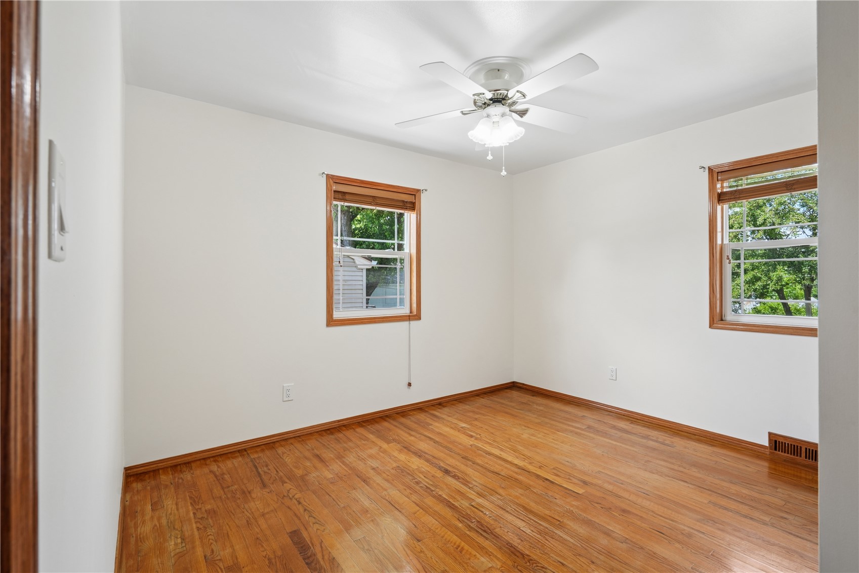 2432 9th Avenue SW Cedar Rapids IA 52404